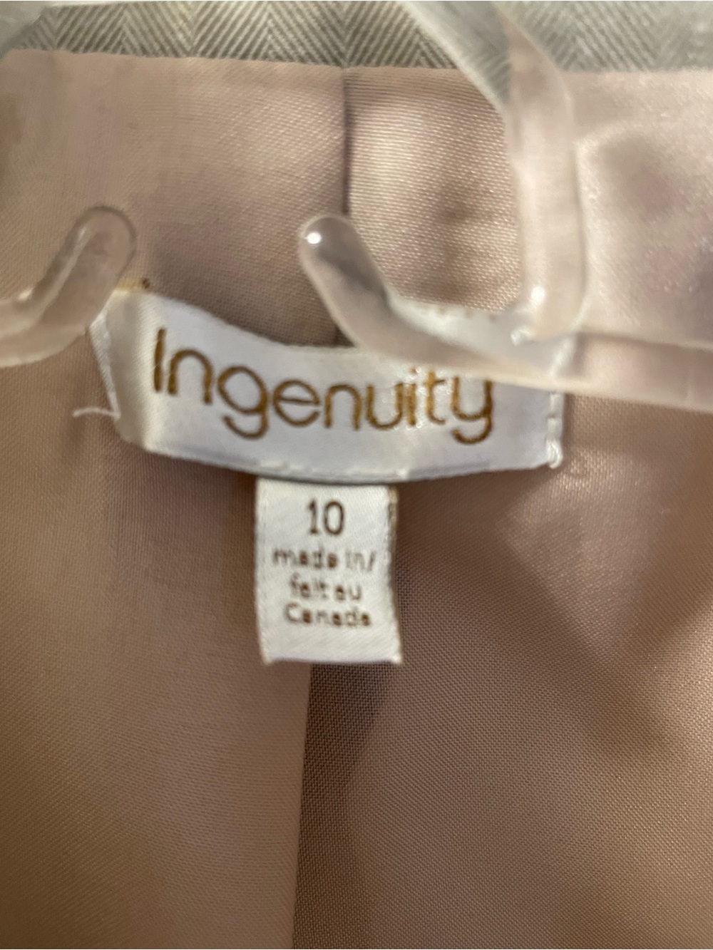 Tailored Taupe Cropped Blazer with Pleated 3/4 Sleeves - Picture 7 of 12